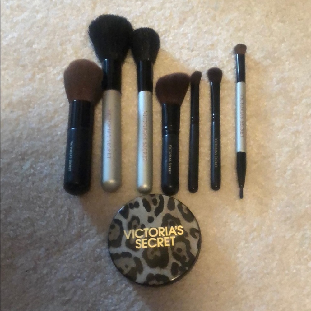 Victoria’s Secret Makeup Brush Set
